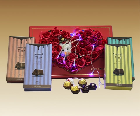 Wholesale Custom Valentine‘s Day Love Flower Gift Box Chocolate Box Heart-shaped Gift Box Candy Carton